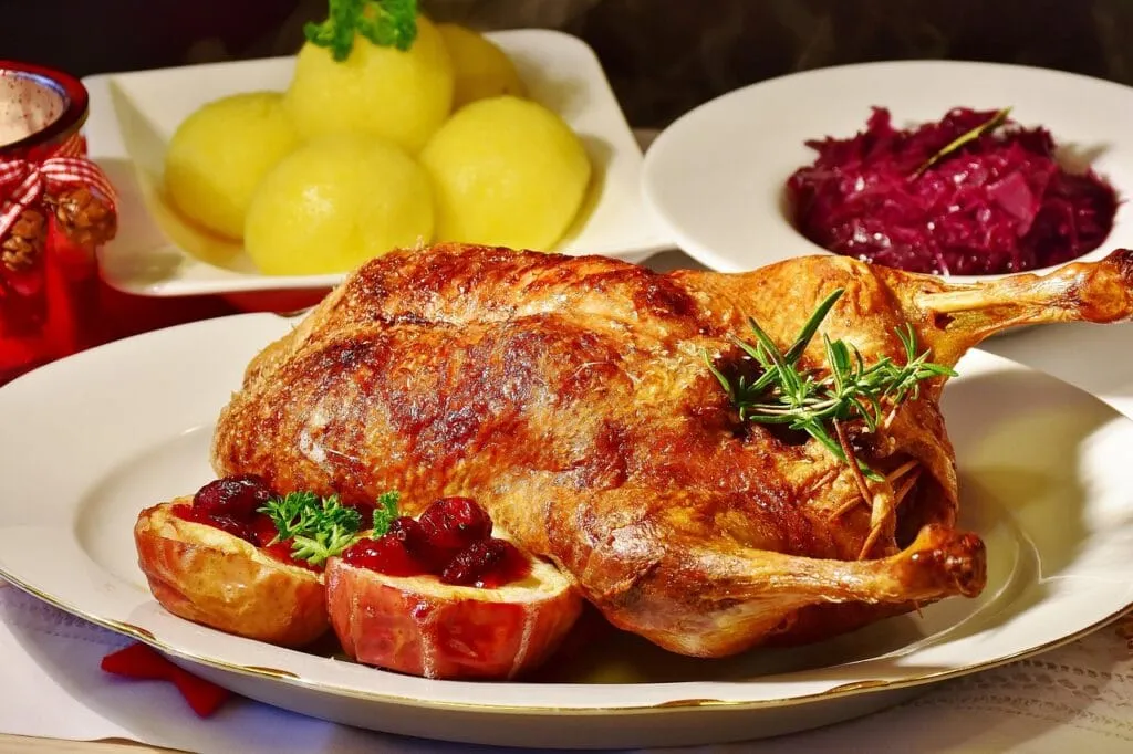 The Best Restaurants to Visit This Weekend if You Want to Enjoy a Platters in Abuja 1 A nice meal for family and friends