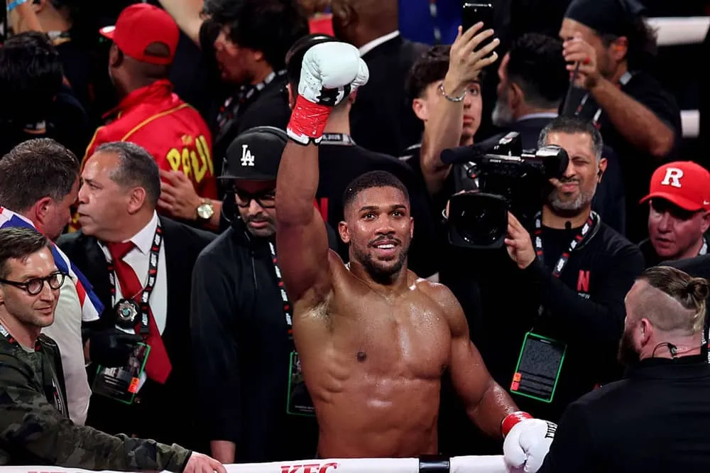 Anthony Joshua wins Jake Paul by 6th-round KO